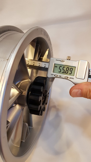 Pomiar piasty suwmiarką 1