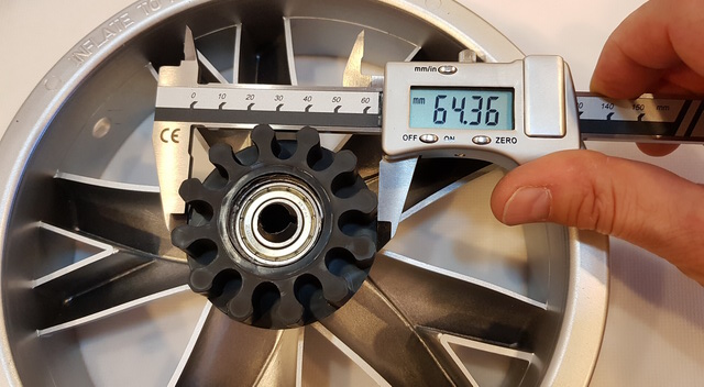 Pomiar piasty suwmiarką 2