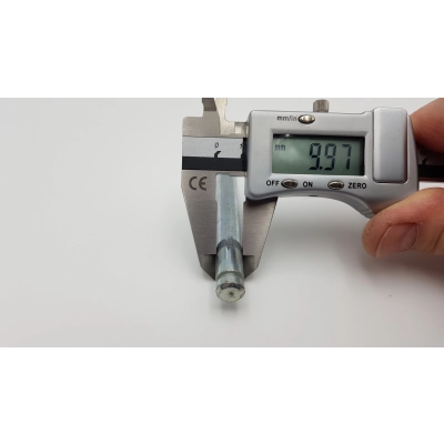 Oś, ośka do tylnego koła w wózku TAKO, długość 133mm, dwa frezy 5/23mm