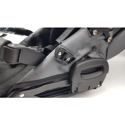 Mocowanie barierki, pałąka do wózka, spacerówki TAKO (1szt), motylek