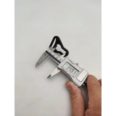 Uniwersalny uchwyt do torby na wózek dziecięcy – komplet 2 szt. czarny